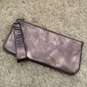 HOBO Vida Wristlet - Metallic Silver